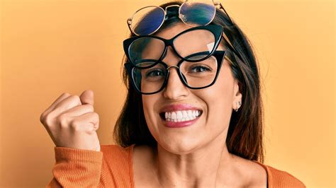glasses  signs yesglasses