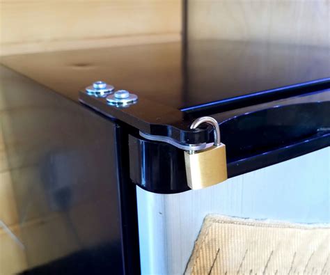 Mini-Fridge Lock : 4 Steps (with Pictures) - Instructables