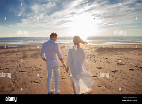 Anonib Hawaii: Romance on the Beach Awaits - ukiufmz
