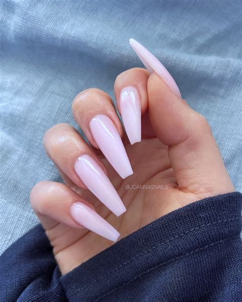 23+ Chic Minimalist Coffin Nail Ideas For 2024 - DrExplains