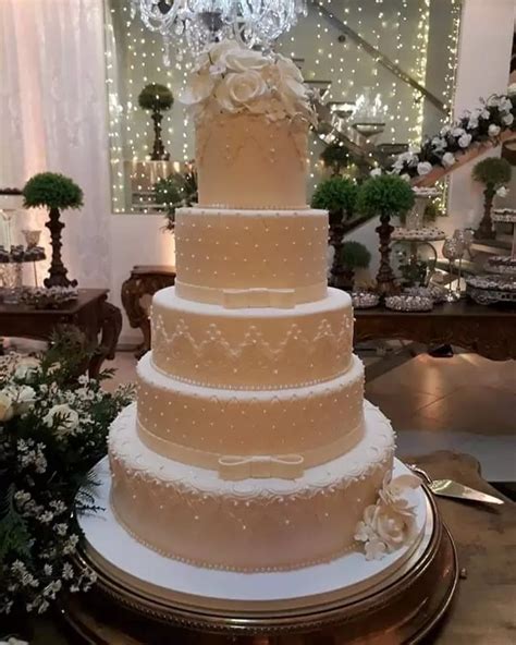 Bolo De Casamento Moderno - 40 Modelos de Bolo de Casamento - Decoração Fácil