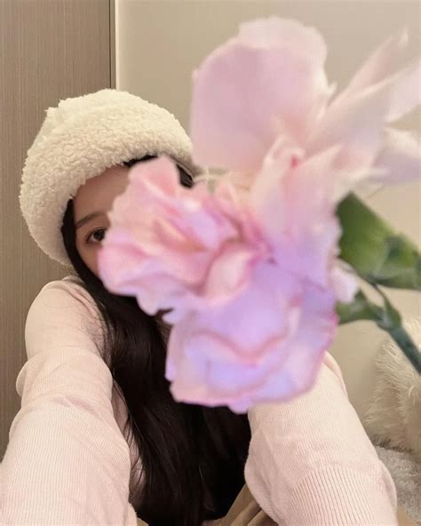 【富田鈴花の高画質エロ画像81枚】日向坂2期生メンバーの美脚着衣グラビア＆オフショット│エロ画像まとめエロトック!!