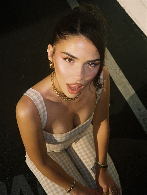 leah halton | Beautiful beach🫶🏼 | Instagram