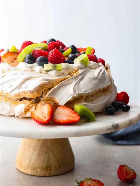 Simple and Easy Pavlova | The Recipe Critic