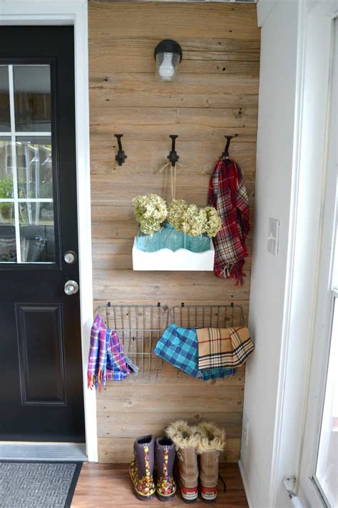 reclaimed wood wall    creative days