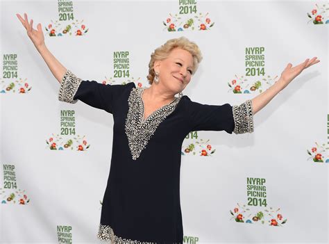 Bette Midler replies to Kim Kardashian over nude selfie on Twitter