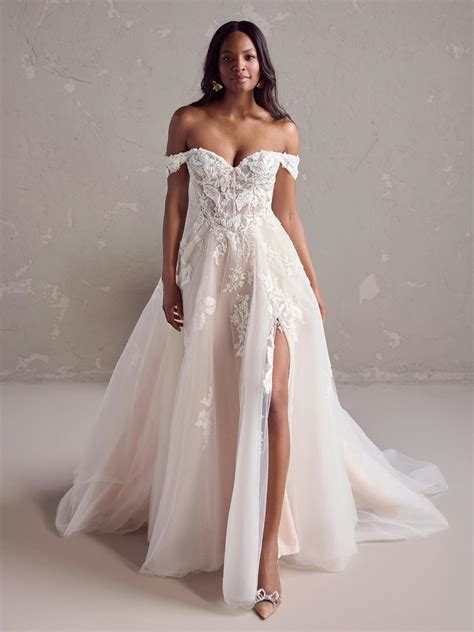 Where to find unique wedding dresses | Beachweddingtips.com