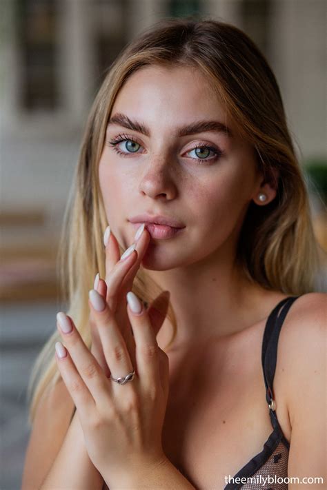 Irina Sivalnaya, blonde, women, model, blue eyes, face, fake nails