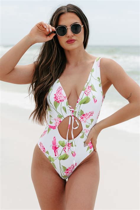 Tropicanal Cutie Cut-Out Floral One Piece Swimsuit (White Floral