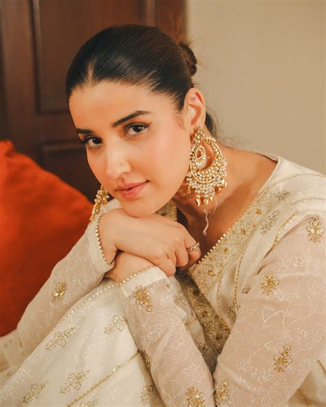 Hareem Farooq - Hareem Farooq added a new photo.