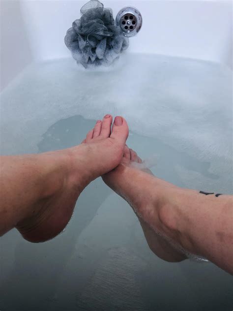 Who wants to help me get these tiny feet clean? 🧼 | Scrolller