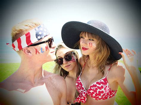 Taylor Swift Fourth of July Pictures | POPSUGAR Celebrity