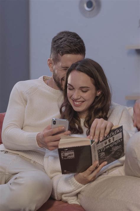 10+ (Fun & Original!) Romantic Games For Couples