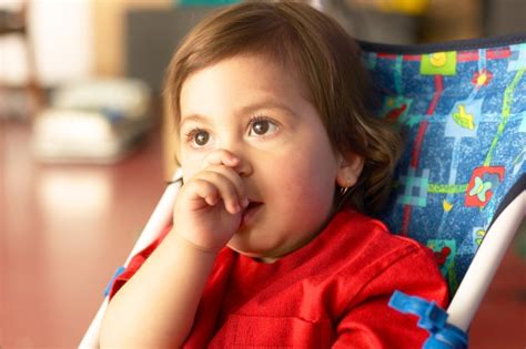 Crianca Que Chupa Dedo - Criança Parar de Chupar Dedo: 6 Dicas que Funcionam de Verdade ...