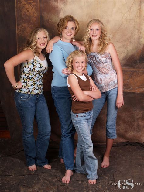 Portrait Photography: Studio, Family, Events | Glamour Shots | Mommy