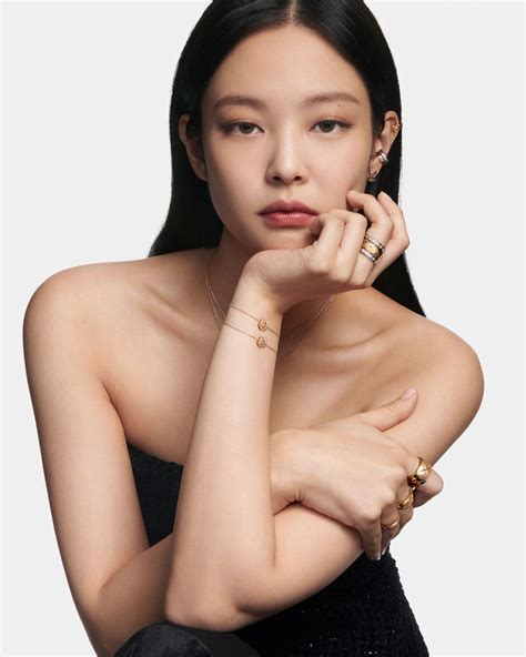 BLACKPINKのジェニーが登場！シャネル「ココ クラッシュ」から、新作ジュエリーが登場 | Vogue Japan