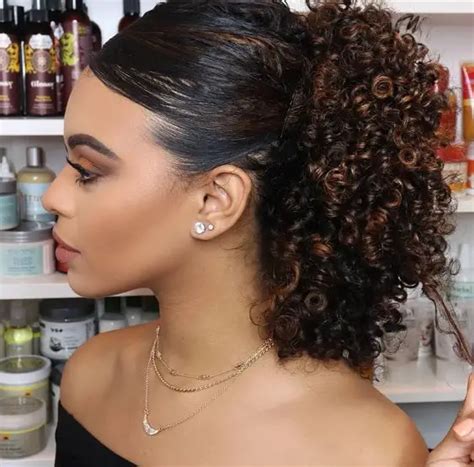 Penteado Cabelo Cacheado Adulto