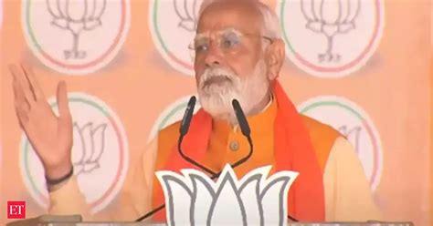 delhi elections  jhaadu  tinke bikar rahe hai pm modi