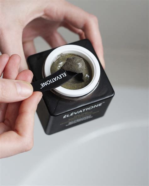 Is this 24 karat gold face mask worth the hype? - Beauty Bag Secrets