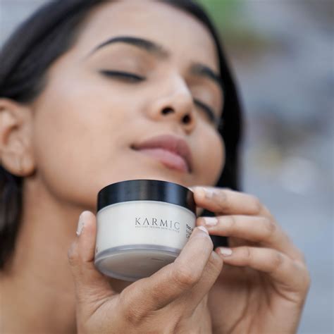 Best Face Moisturiser for Dry Skin | Soothe, Repair, Nourish