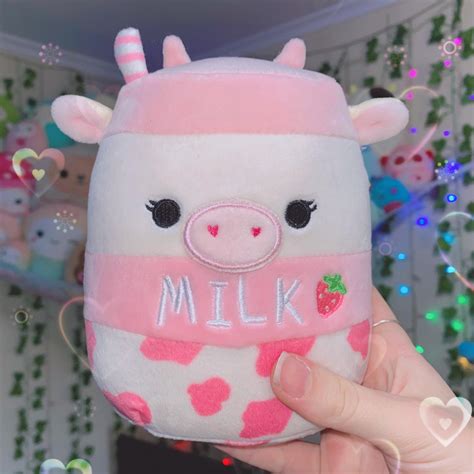 absolutely losing it over this 5” strawberry milk moo I made : r