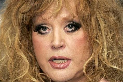 Алла Пугачова поиска от руските власти да бъде обявена за “чуждестранен ...