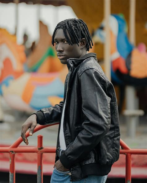 377.509+ Fotos y Imágenes de Coreanos+hombres+desnudos Gratis · Banco