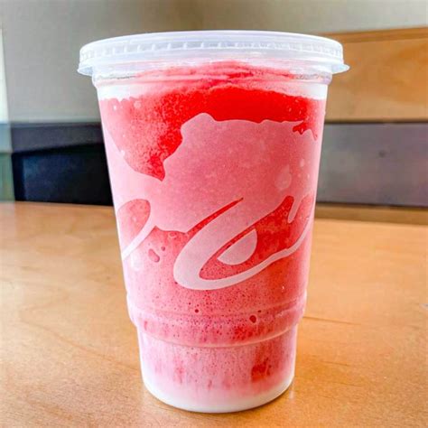 Taco Bell offering limited time Strawberry Twists and Drink