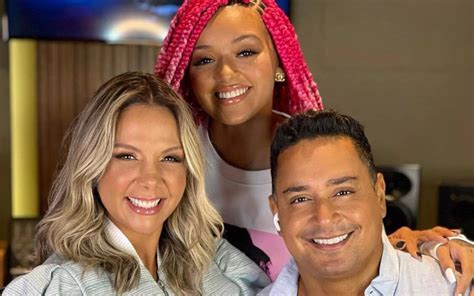 Filha De Carla Perez E Xanddy - Filha de Carla Perez e Xanddy, Camilly Victória assume namoro com ...