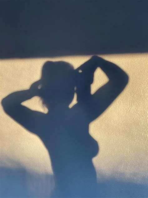 Probably the closest I’ll come to posting a nude here lol [F] | Scrolller