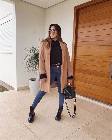 Look Com Casaco Bege - Look casaco bege e coturno inverno | Look, Garotas, Casaco bege