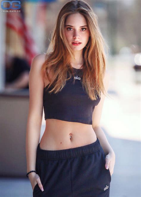 Makenzie Raine nackt, Nacktbilder, Playboy, Nacktfotos, Fakes, Oben Ohne