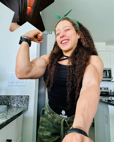 𝑪𝒂𝒓𝒐𝒍𝒚𝒏𝒆 𝑴𝒂𝒓𝒒𝒖𝒆𝒛/IFBB Pro | Official Birthday:July 30 Birthday weekend