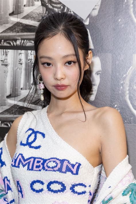 Jennie Kim (Blackpink) - Chanel Fashion Sow in Paris 10/04/2022