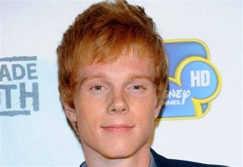 adam hicks height weight body measurements shoe size