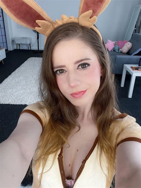 Eevee (Pokemon) by Ellie Rae | Scrolller