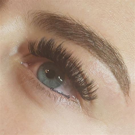 Full Volume Lashes