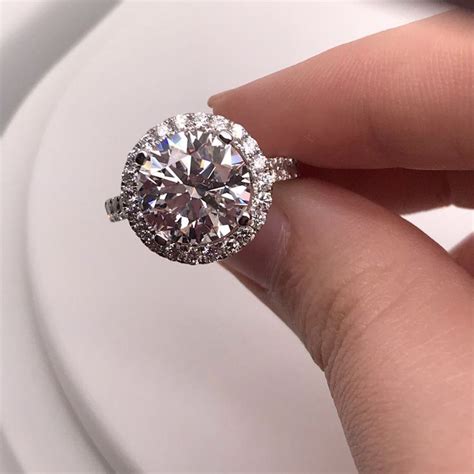 Gorgeous 5 carat Diamond Ring