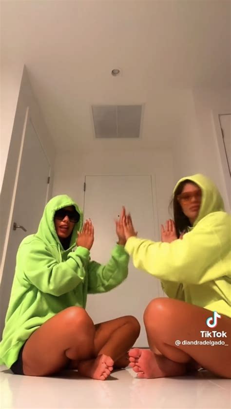 Diandra Delgado's feet