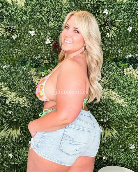 Jaimie Smiles | Hot enough for ya out there? ☀️😅 | Instagram