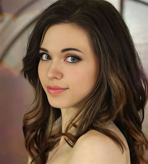 Amouranth (Kaitlyn Siragusa) Wikipedia, Age, Height, Videos, Weight