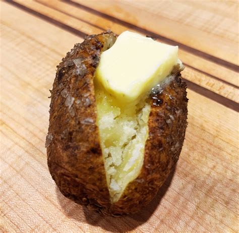 8 Delicious Ways To Grill A Blissful Baked Potato