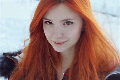 redhead, freckles, women, wavy hair, Lucia Lime, smiling, looking at