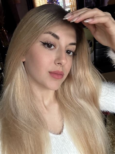 MELISSA – Model Folio