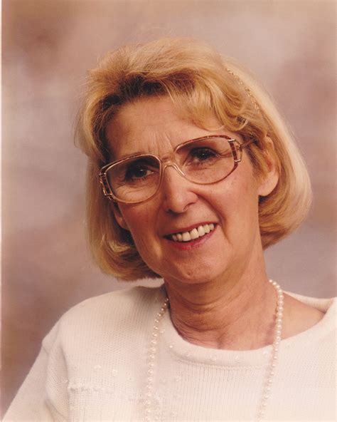 Biography and Professional Profile of Nicole Dufour 20