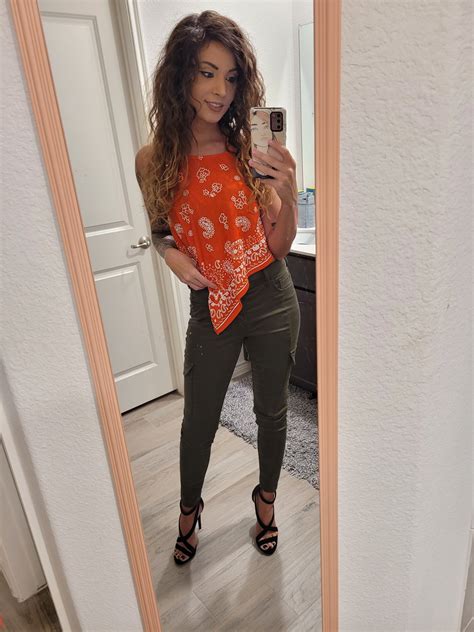 Melonie Mac Is Photoshoot GameStop Ready : r/MyContentOnMyPhone1