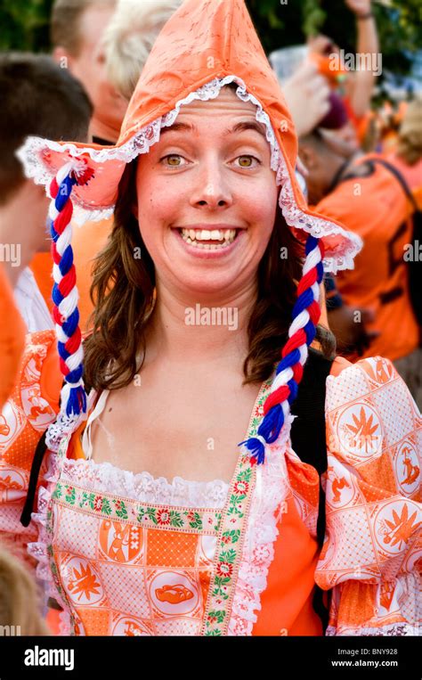 Dutch costume woman hi-res stock photography and images - Alamy