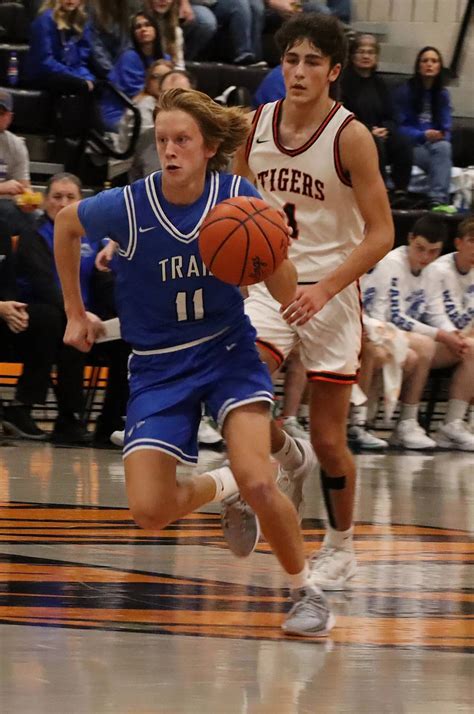 Buckeye Trail basketball controls rebounding battle to upend Strasburg