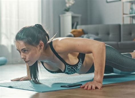 19 Arm-Toning Workouts for Women For Shoulders and Biceps | Body Network