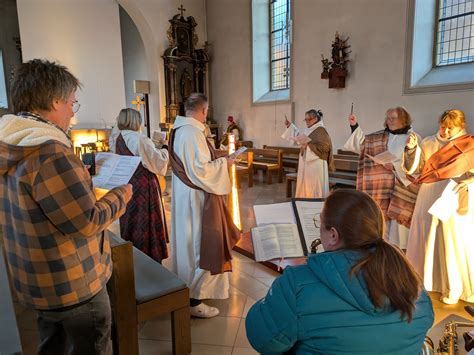 Saale-Zeitung - 𝐎𝐬𝐭𝐞𝐫𝐧 𝐳𝐞𝐢𝐭𝐠𝐞𝐦äß 𝐞𝐫𝐥𝐞𝐛𝐞𝐧: 𝐃𝐚𝐬 „𝐀𝐥𝐥-𝐈𝐧“-𝐊𝐨𝐧𝐳𝐞𝐩𝐭 Licht